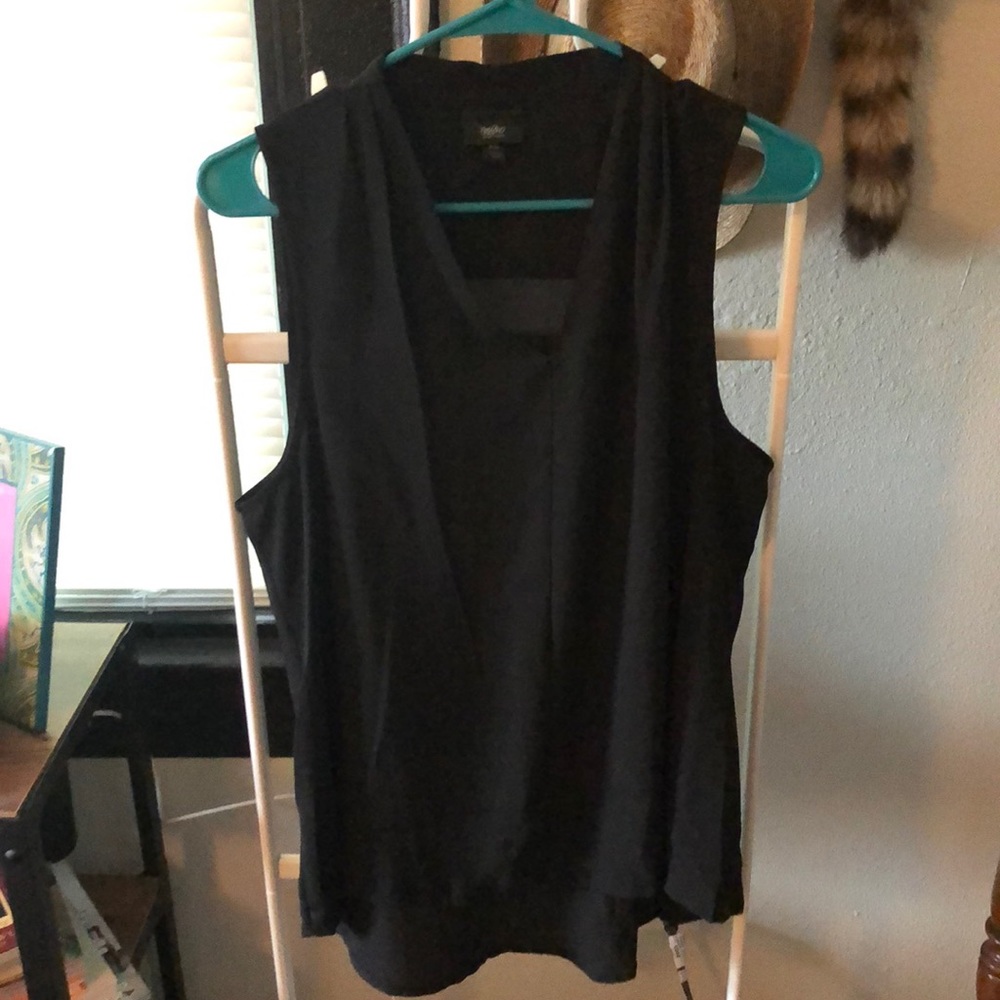 Black v neck sleeveless blouse